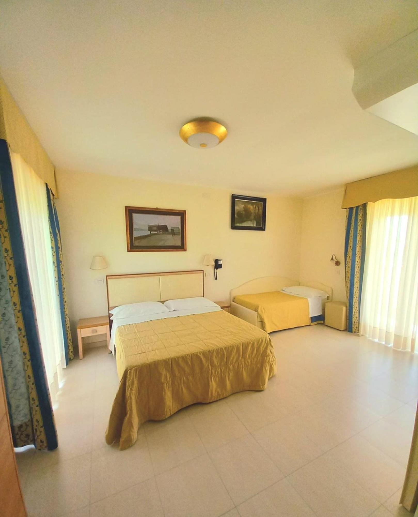 Hotel Ariella Milano Marittima Exterior photo