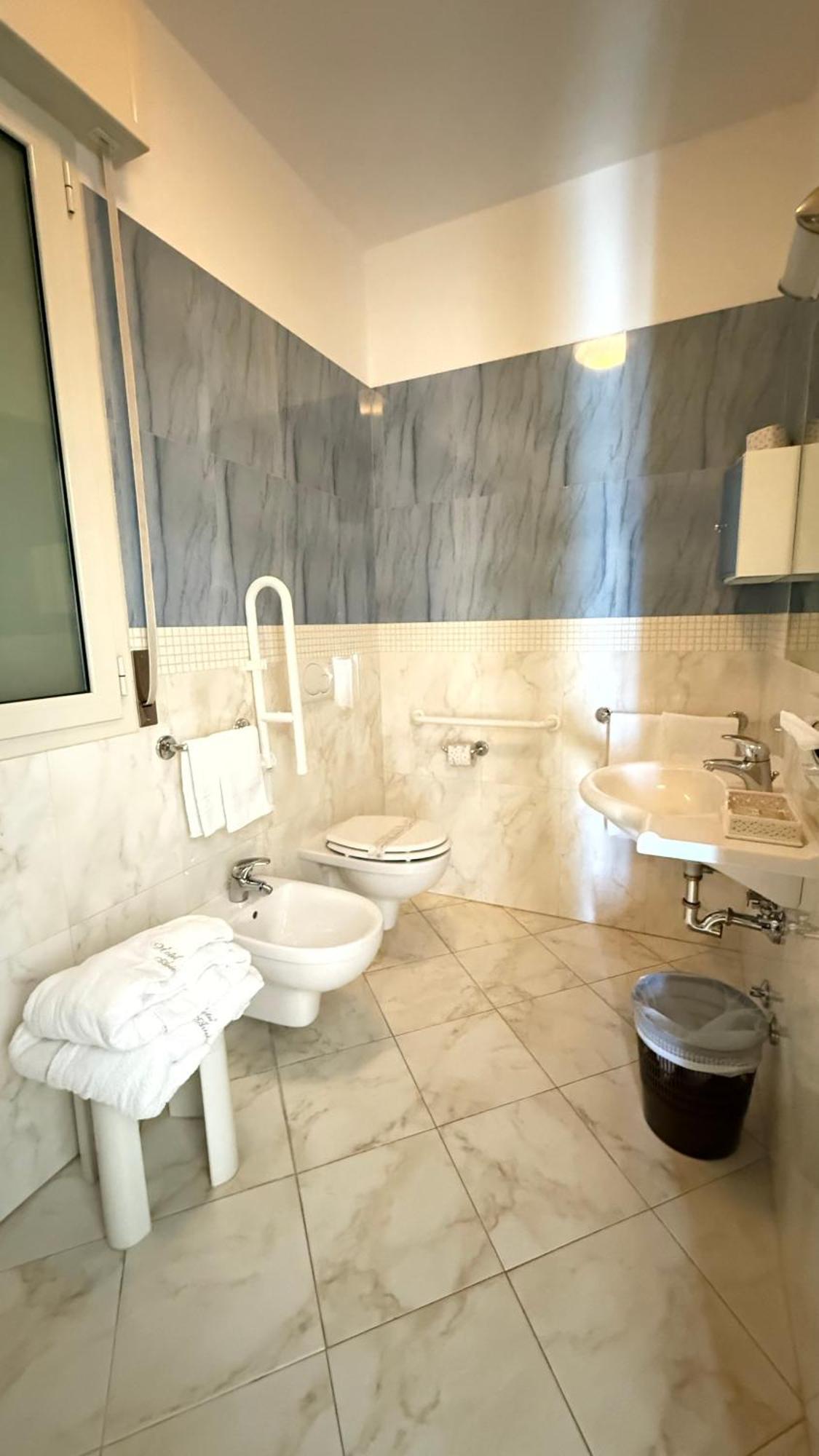 Hotel Ariella Milano Marittima Exterior photo