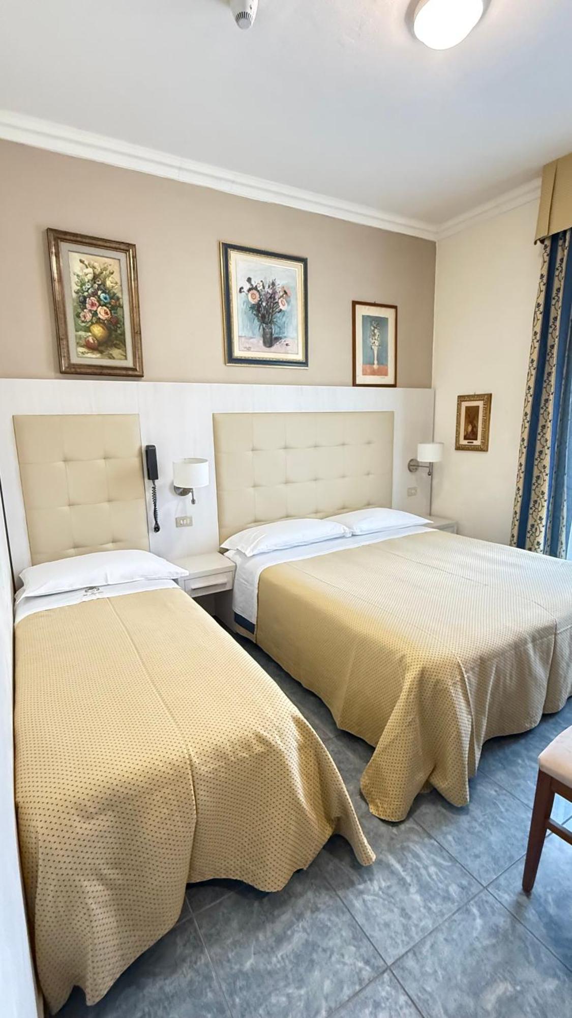 Hotel Ariella Milano Marittima Exterior photo