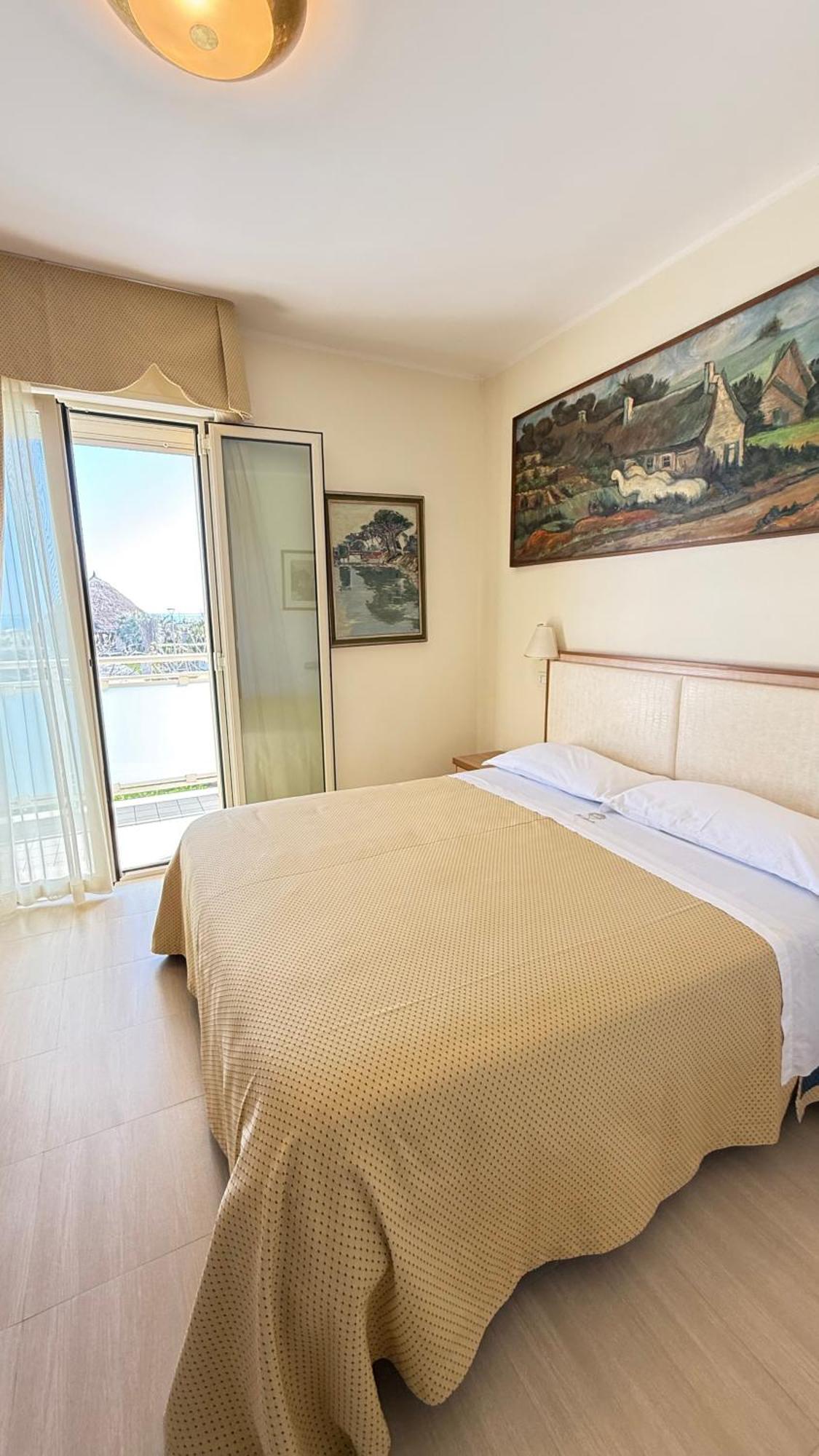 Hotel Ariella Milano Marittima Exterior photo