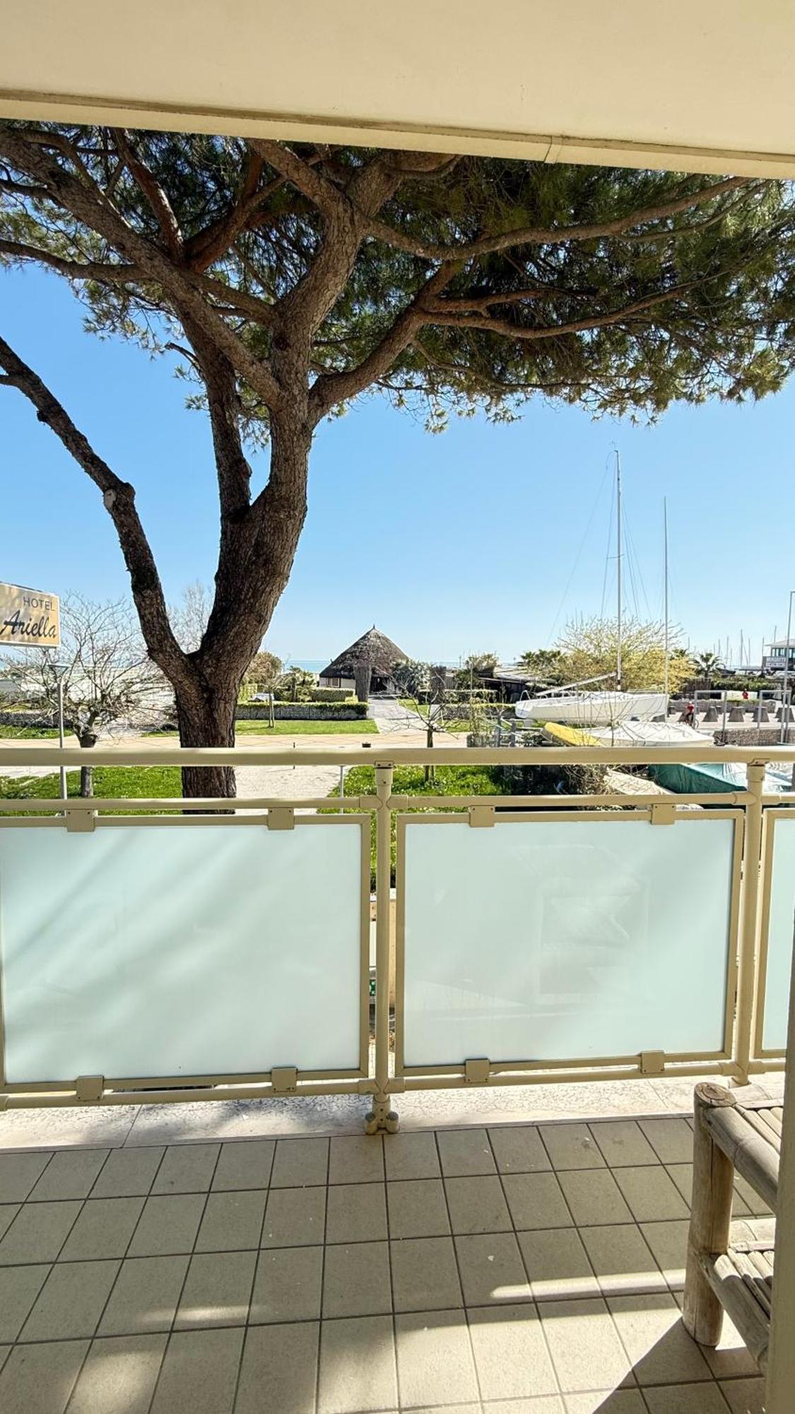 Hotel Ariella Milano Marittima Exterior photo
